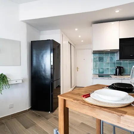 Apartmán Malagasuite Modern With Pool