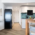 Malagasuite Modern With Pool * توريمولينوس